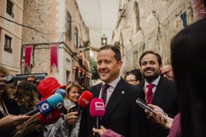 El Partido Popular, respaldado por Vox, toma el control de seis de las siete ciudades más habitadas de Castilla-La Mancha este sábado.