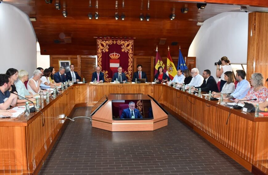 A partir del 1 de julio, los grupos municipales de PP, PSOE y Vox de Tomelloso contarán con un auxiliar cada uno para su incorporación.