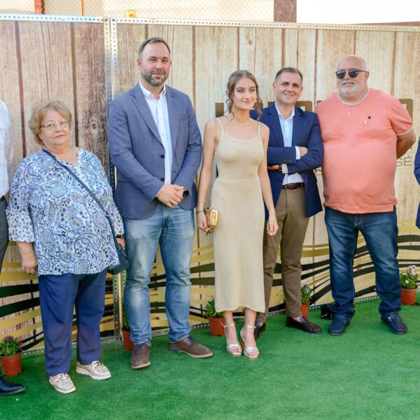 El alcalde asistió a la celebración del 60º Aniversario de Bodegas San José en Tomelloso, entregando reconocimientos.