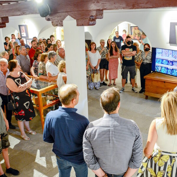 Inaugurada “Efecto Cristal” primera exposición de la Asociación Arrakis en Posada de los Portales de Tomelloso hasta el 30 de julio