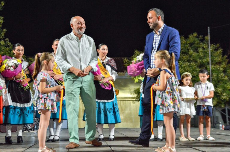 Iniciaron con el temido toro de fuego las fiestas del barrio del Carmen en Tomelloso este fin de semana con variada programación