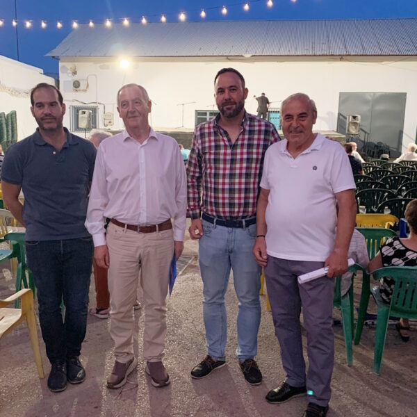 La importancia de tener asociaciones de vecinos activas que impulsen la actividad, según el alcalde de Tomelloso, Javier Navarro