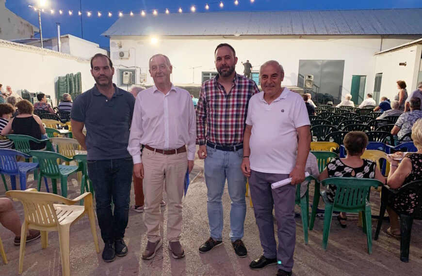 La importancia de tener asociaciones de vecinos activas que impulsen la actividad, según el alcalde de Tomelloso, Javier Navarro