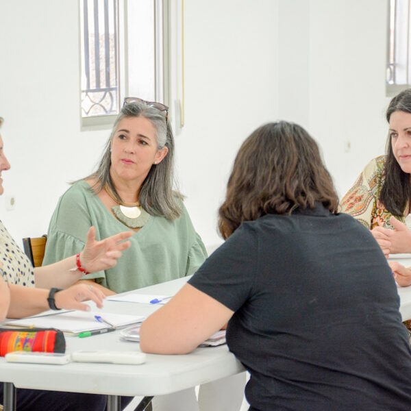 Reunión celebrada para abordar la atención a temporeros desplazados a Tomelloso durante la campaña hortofrutícola y de vendimia del año 2023