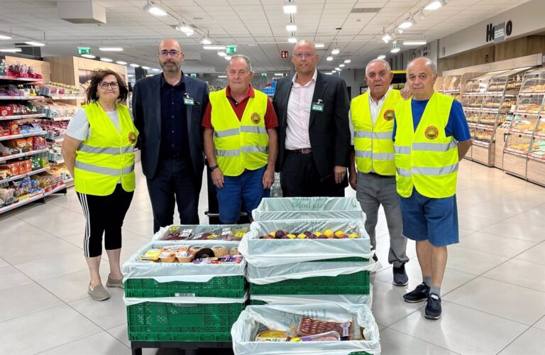 Mercadona y Solidarios de Socuéllamos apoyan juntos la donación diaria de alimentos.