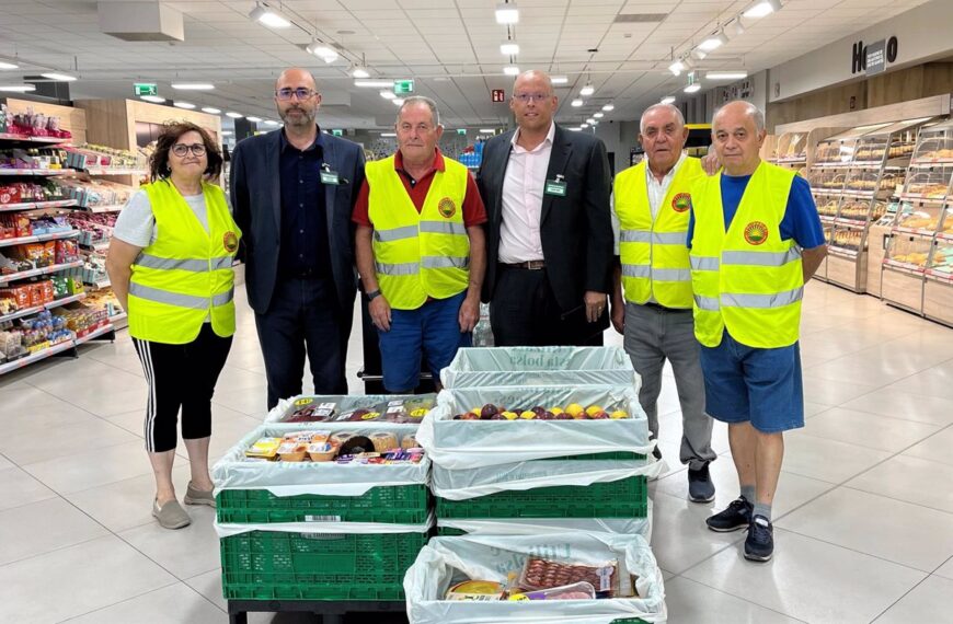 Mercadona y Solidarios de Socuéllamos apoyan juntos la donación diaria de alimentos.