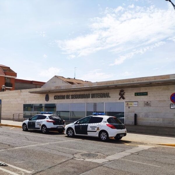 Dos arrestados en Tomelloso por robos en casas; recuperan objetos robados en 21 casos.