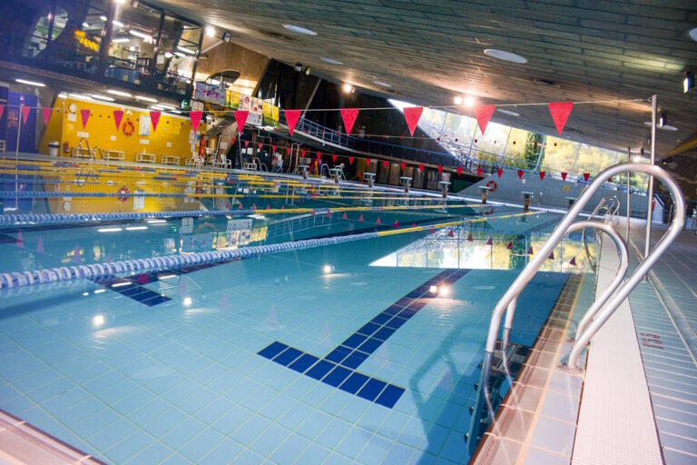 El Ayuntamiento de Tomelloso solicita una ayuda de 103.370 € para la digitalización de la piscina cubierta.