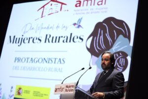 Crítica de Paco Núñez: No hay obligación de celebrar un pleno y cuestiona la amnistía de Sánchez hacia Puigdemont.