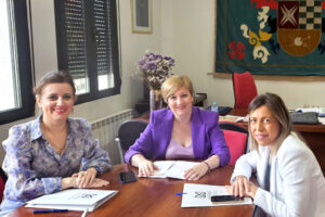 Encuentro en Argamasilla de Alba entre la alcaldesa y la presidenta de la Asociación para la Autonomía y la Salud