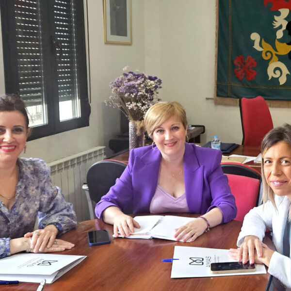 Encuentro en Argamasilla de Alba entre la alcaldesa y la presidenta de la Asociación para la Autonomía y la Salud