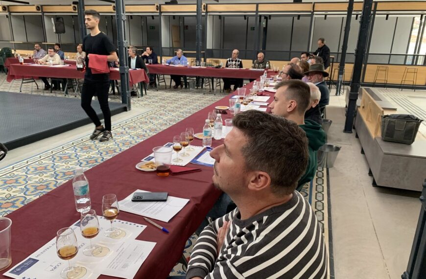 Ganador del VI Concurso Nacional de Catadire de Brandy en ‘Tomelloso Sabor’: Valentín Sáez Hernández, galardonado con 500 euros.