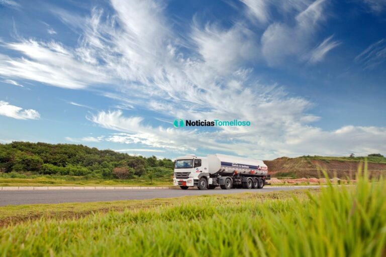 Emergencia en el Santuario de Pinilla de Tomelloso: un camión cisterna se incendia