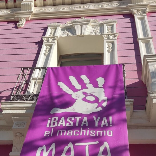 Hoy en Puertollano, Convocatoria de un minuto de silencio en repudio a la violencia de género en la puerta del consistorio el 3 de octubre.