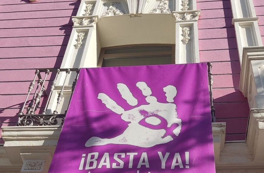 Hoy en Puertollano, Convocatoria de un minuto de silencio en repudio a la violencia de género en la puerta del consistorio el 3 de octubre.