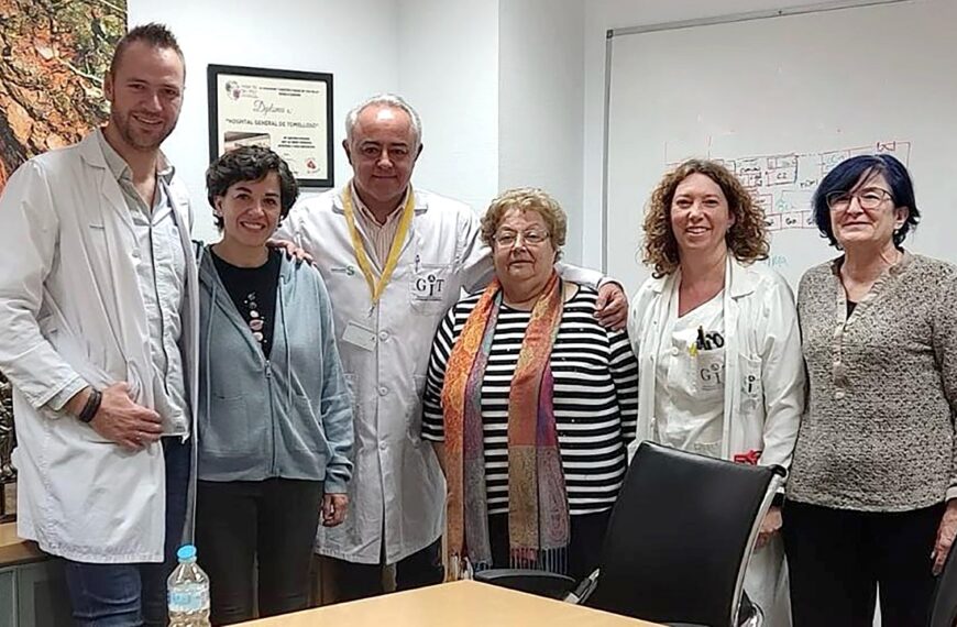 El equipo directivo de la Gerencia de Tomelloso mantiene un encuentro con los responsables de la Coordinadora por la Sanidad Pública