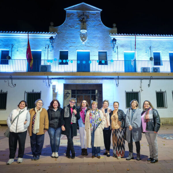 El Ayuntamiento de Argamasilla de Alba se tiñe de azul en solidaridad con la lucha contra la diabetes