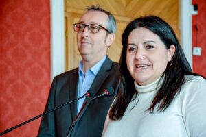 Navidad Interconectada: Tomelloso Lleva la Alegría Festiva a las Residencias de Mayores