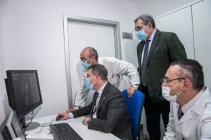 El Hospital de Valdepeñas inaugura avanzado equipo de resonancia magnética tras una gran inversión.