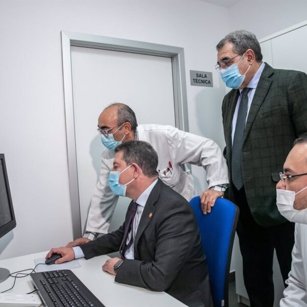 El Hospital de Valdepeñas inaugura avanzado equipo de resonancia magnética tras una gran inversión.
