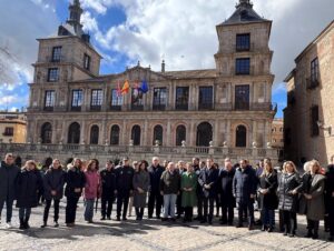 Castilla-La Mancha muestra su solidaridad con Valencia tras el trágico incendio de Campanar.