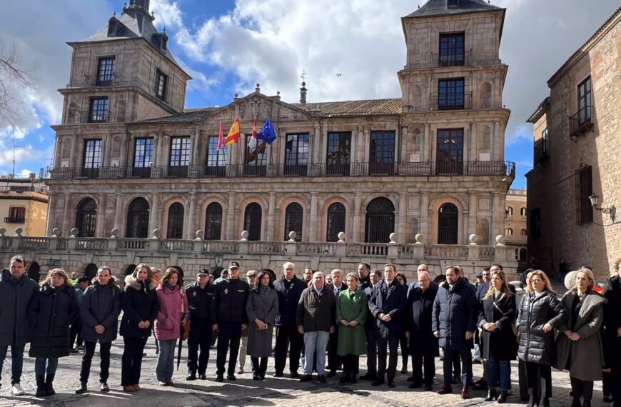Castilla-La Mancha muestra su solidaridad con Valencia tras el trágico incendio de Campanar.