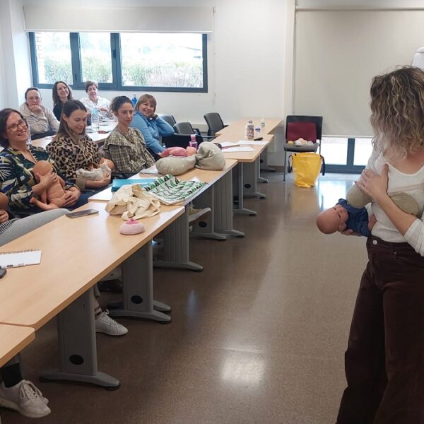 La Gerencia de Tomelloso promueve la salud materno-infantil con un curso de lactancia materna dirigido a profesionales sanitarios