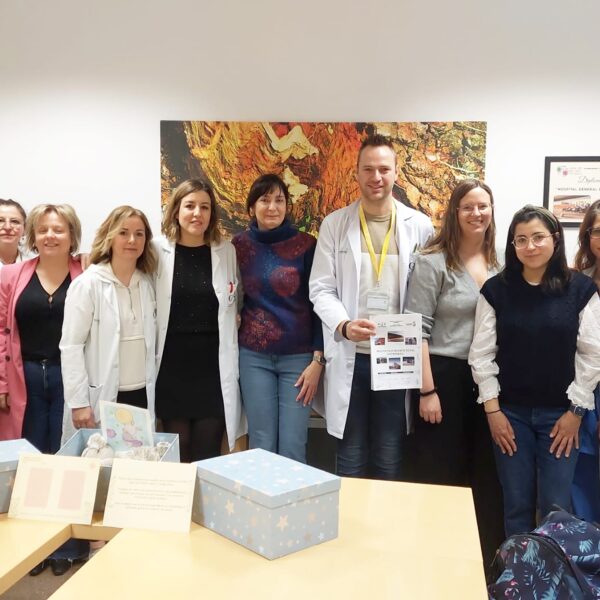 Profesionales de la Gerencia de Tomelloso diseñan una ‘caja de recuerdos’ en un esfuerzo por humanizar la atención y el proceso del duelo