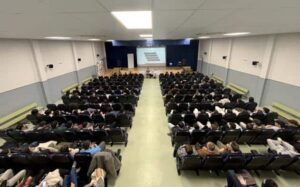 Encuentro de la Gerencia de Tomelloso reúne a cerca de 200 jóvenes para concienciar sobre la importancia de la prevención del suicidio.