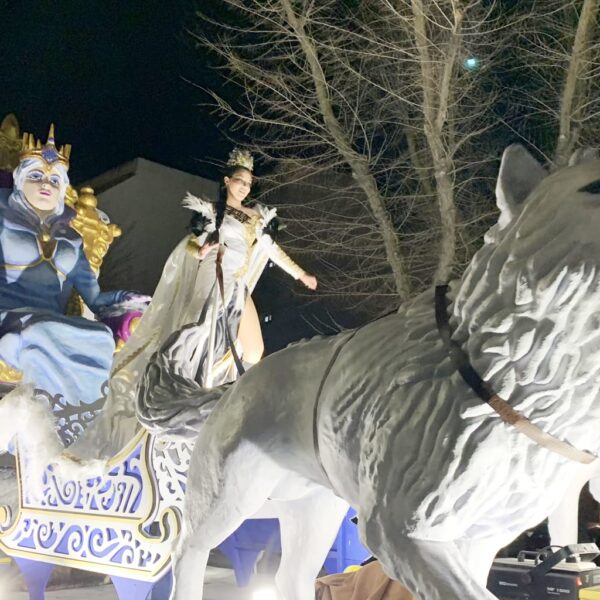 El Burleta, de Campo de Criptana y Déjame que te Cuente, de Villafranca de los Caballeros, triunfan en el Desfile Nacional Carrozas y Comparsas