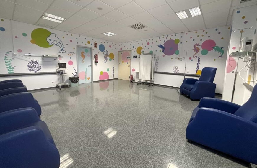 El Hospital de Tomelloso inaugura un moderno servicio de Urgencias Pediátricas, pensado para el confort de los más pequeños.