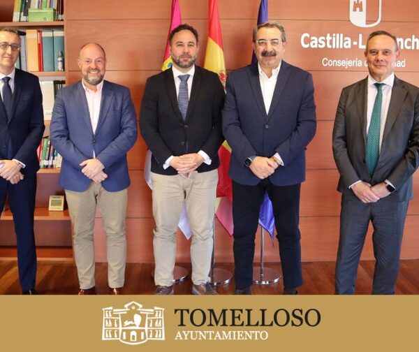 Javier Navarro Denuncia que la UCI no es Prioridad para el Gobierno Regional tras la Reunión con el Consejero