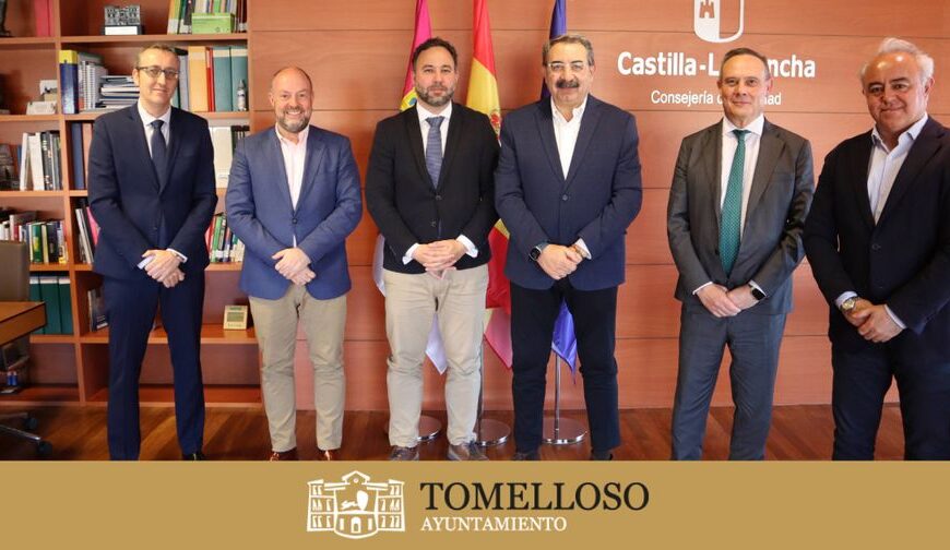 Javier Navarro Denuncia que la UCI no es Prioridad para el Gobierno Regional tras la Reunión con el Consejero