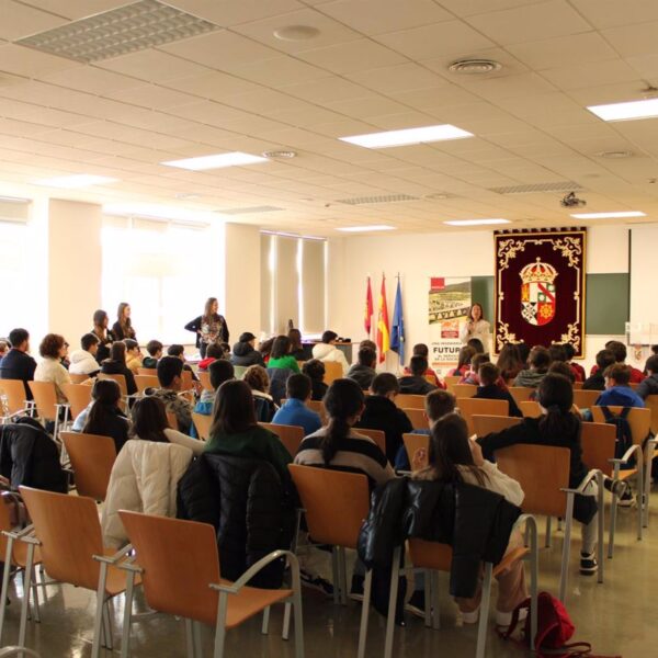 50 Estudiantes de Secundaria compiten en la Fase Local de la Olimpiada de Caminos en la UCLM de Ciudad Real.