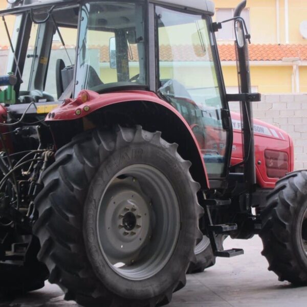 Un hombre de 57 años es ingresado en el hospital después de haber sido atropellado por su propio tractor en Tomelloso