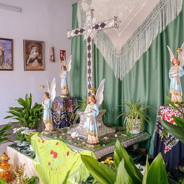 Tomelloso presenta las normativas para participar en el IV Concurso de Cruces de Mayo de la localidad.