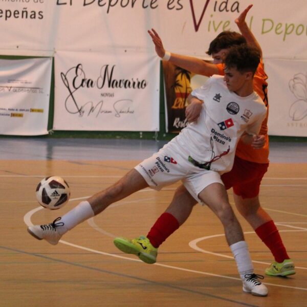 El CD VivELA Quijote brilla en el campeonato regional de fútbol sala en Valdepeñas.