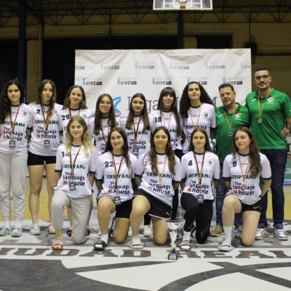 Baloncesto Criptana celebra subcampeonato junior femenino