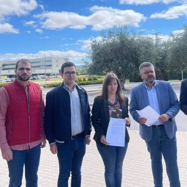 ¡Alto al cierre de la Unidad de Críticos en el Hospital de Almansa! Solicitan medidas urgentes en Ayuntamientos y Cortes.