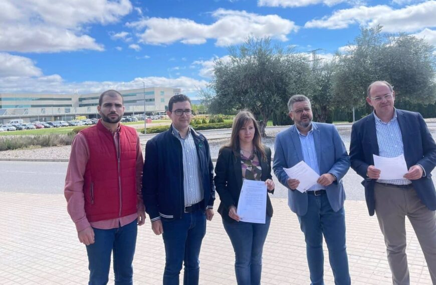 ¡Alto al cierre de la Unidad de Críticos en el Hospital de Almansa! Solicitan medidas urgentes en Ayuntamientos y Cortes.