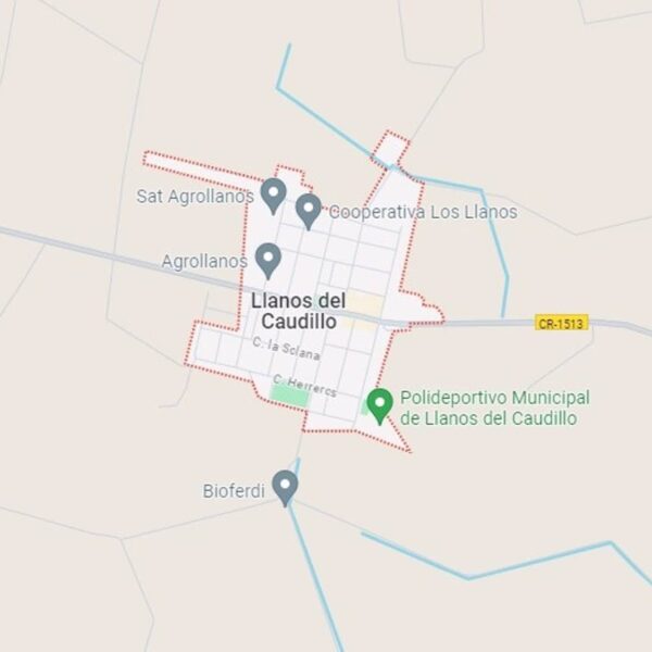 Un incendio de rastrojo en Llanos del Caudillo acaba afectando a una planta fotovoltaica sin causar heridos