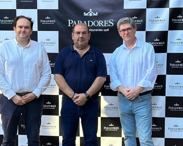 El Ateneo de Almagro, la UCLM y el Parador de Turismo renuevan su colaboración con catas de vino en los Cursos de Verano