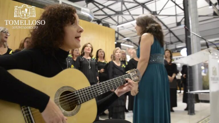 Celebrando la Apertura del Nuevo Mercado de Abastos