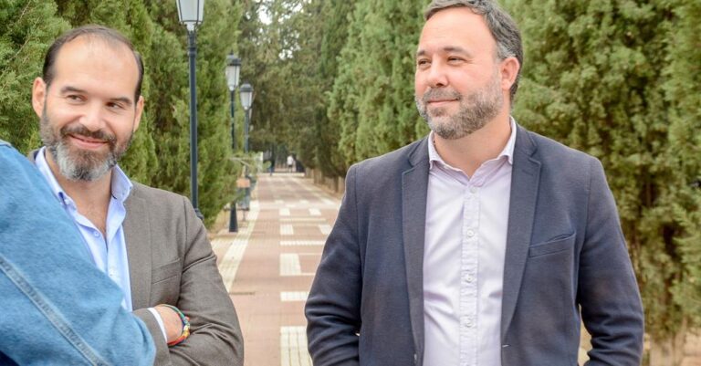 El Alcalde Javier Navarro y el Concejal de Urbanismo, Benjamín de Sebastián, Inspeccionan Parcela de 700 Metros Este Viernes