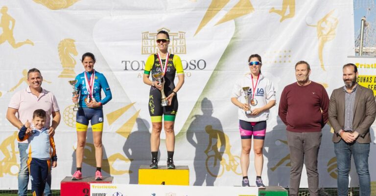 Adrián Salto Sáez del Club Tri Infinity Móstoles se corona como el ganador en la categoría masculina: Un vistazo al evento organizado por el Club Triatlético Tomelloso y el Área de Deportes del Ayuntamiento