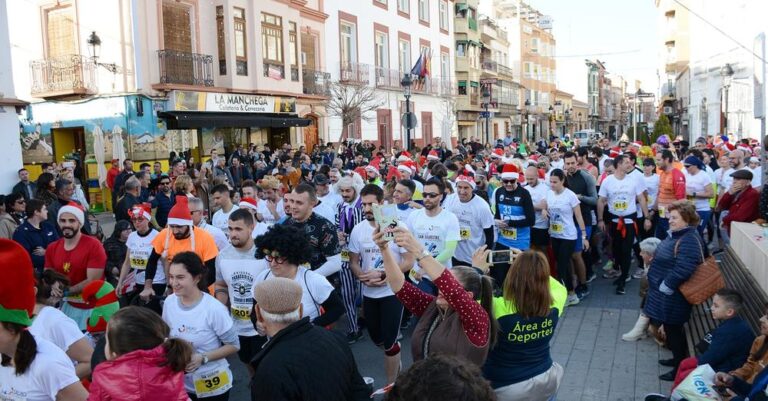 Carrera Atletismo Pieles Run: Evento Deportivo Organizado por el Club Deportivo de Amigos del Atletismo, Apoyado por el Ayuntamiento de Tomelloso y Patrocinado por Grupo Surco