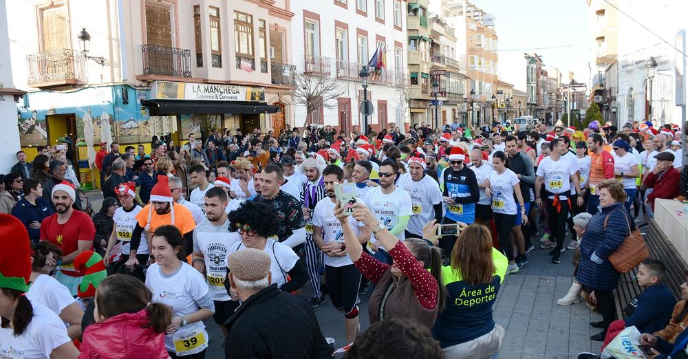 Carrera Atletismo Pieles Run: Evento Deportivo Organizado por el Club Deportivo de Amigos del Atletismo, Apoyado por el Ayuntamiento de Tomelloso y Patrocinado por Grupo Surco