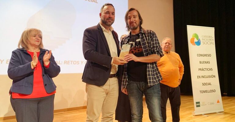 El Alcalde de Valencia, Javier Navarro, Enfatiza la Importancia del Enfoque Humano en las Políticas Sociales