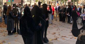 Fundación CERES Organiza Performance en Homenaje a las Víctimas de Violencia de Género en su Día Internacional