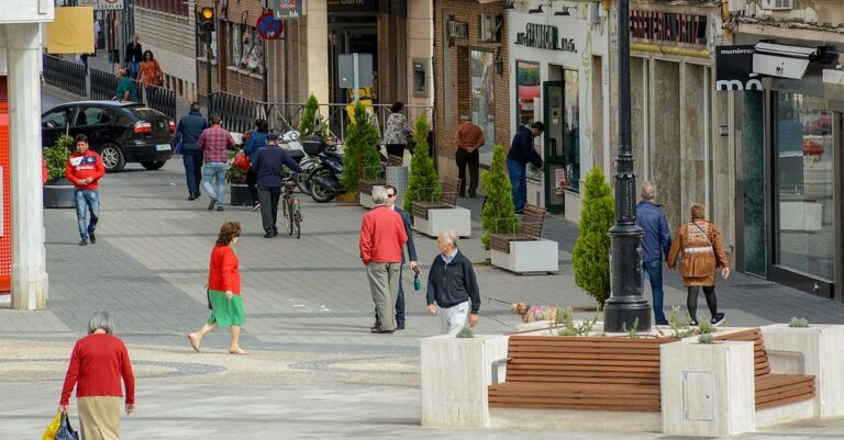 Invitando a Establecimientos Comerciales y Turísticos a Participar en Recolección de Datos para Mejorar la Localidad